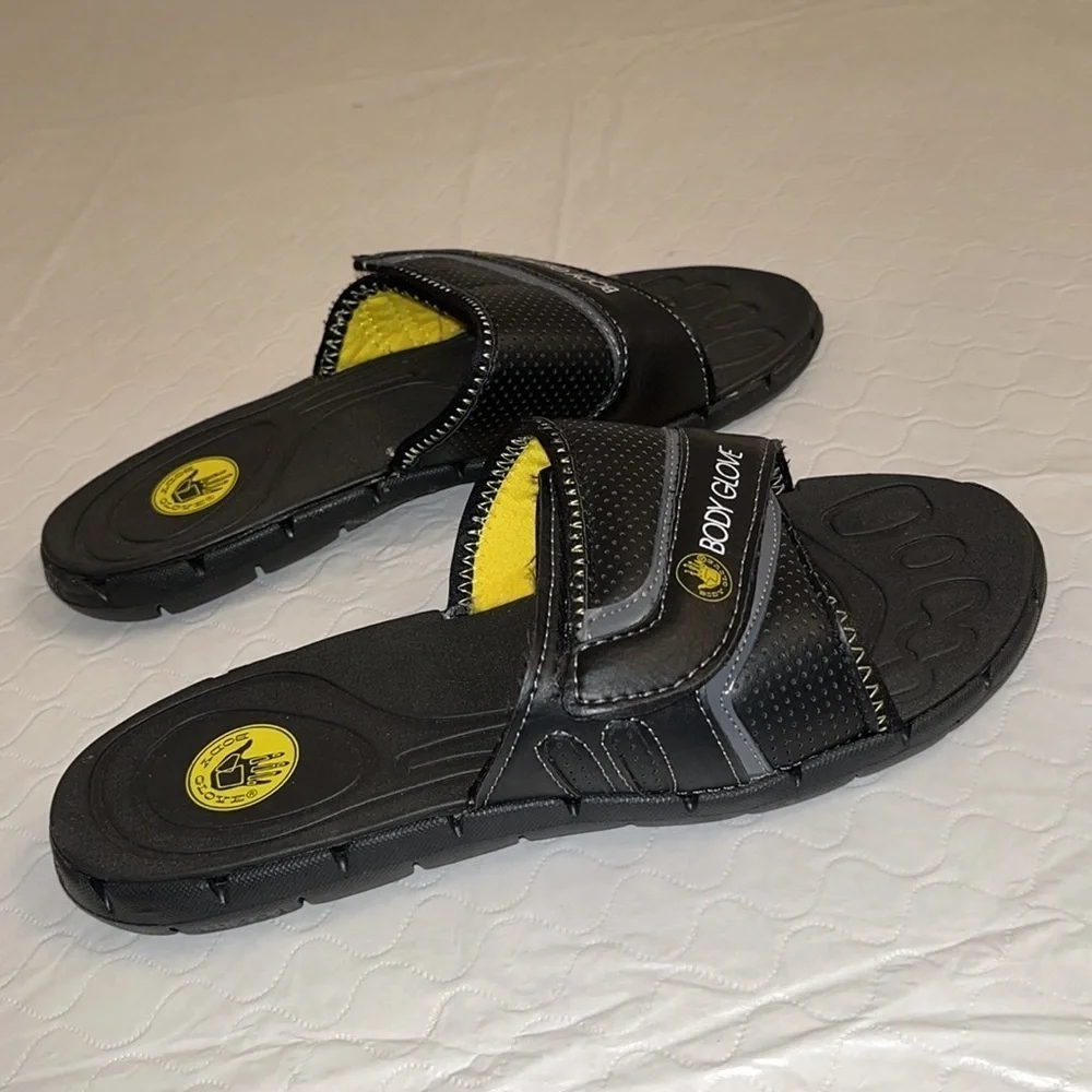Body Glove black flip flops